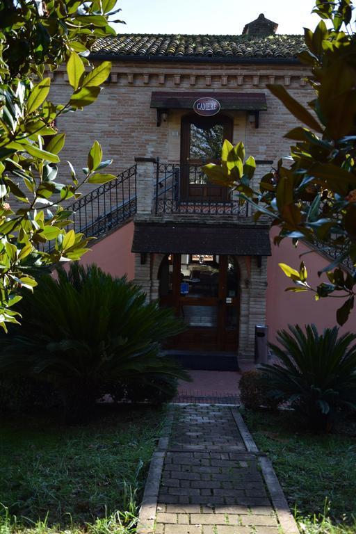 Hotel Il Boschetto Tolentino Exterior photo